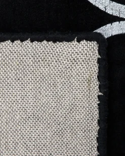 Sale Beliani Tappeto YELKI Nero 140 x 200 cm Viscosa Argento Nero