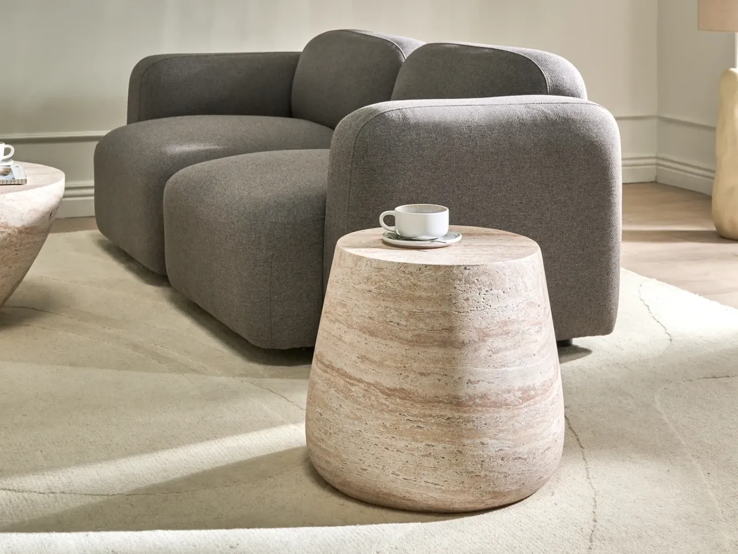 Discount Beliani Tavolino BIENTINO 46 cm 46 cm Effetto travertino Beige