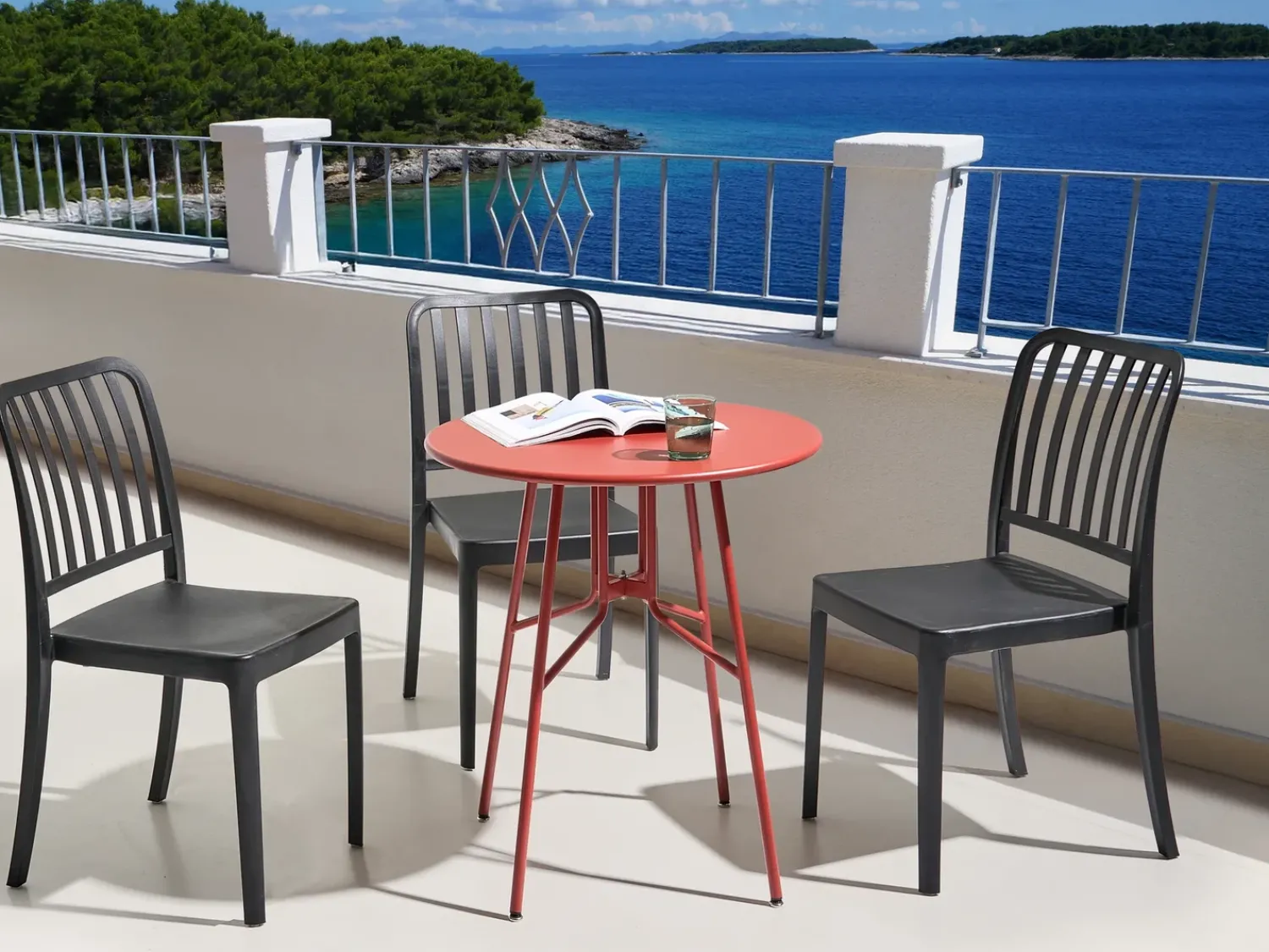 Outlet Beliani Tavolino Bistrot TALTAL 64 cm 64 cm Metallo Rosso