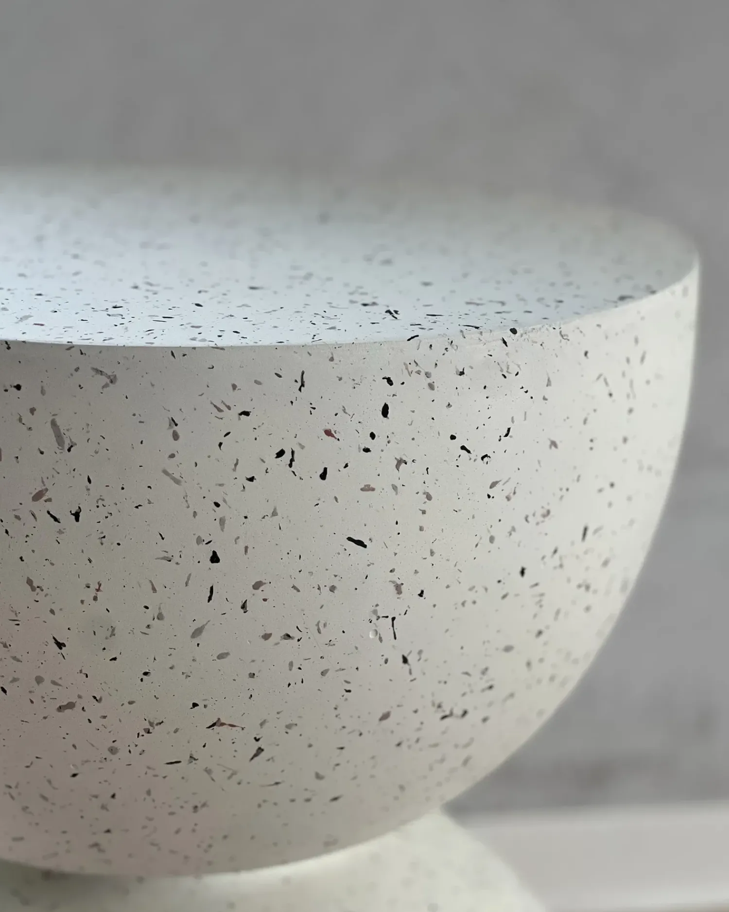 Online Beliani Tavolino CAORIA 40 cm 40 cm Effetto terrazzo Terrazzo Bianco