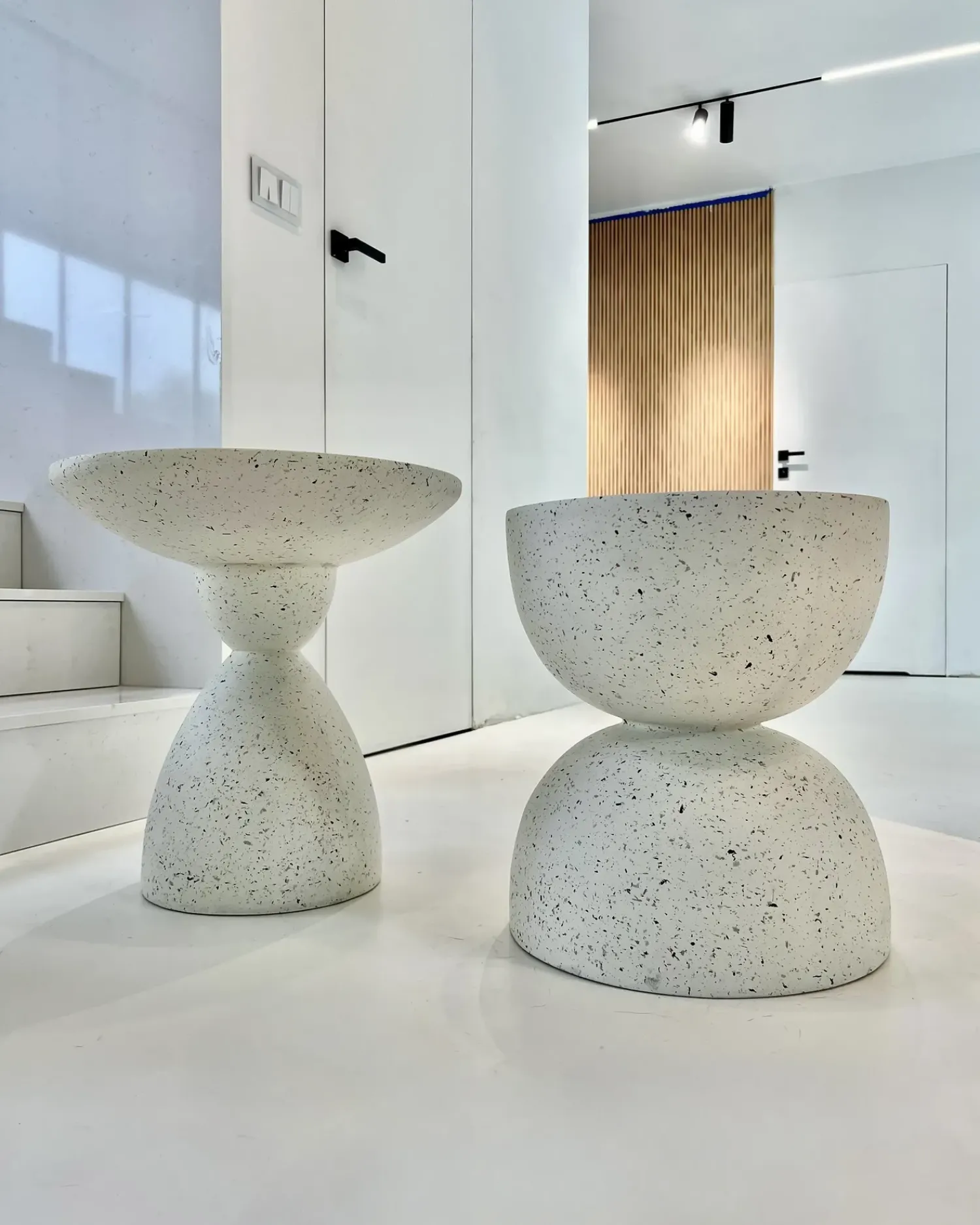 Online Beliani Tavolino CAORIA 40 cm 40 cm Effetto terrazzo Terrazzo Bianco