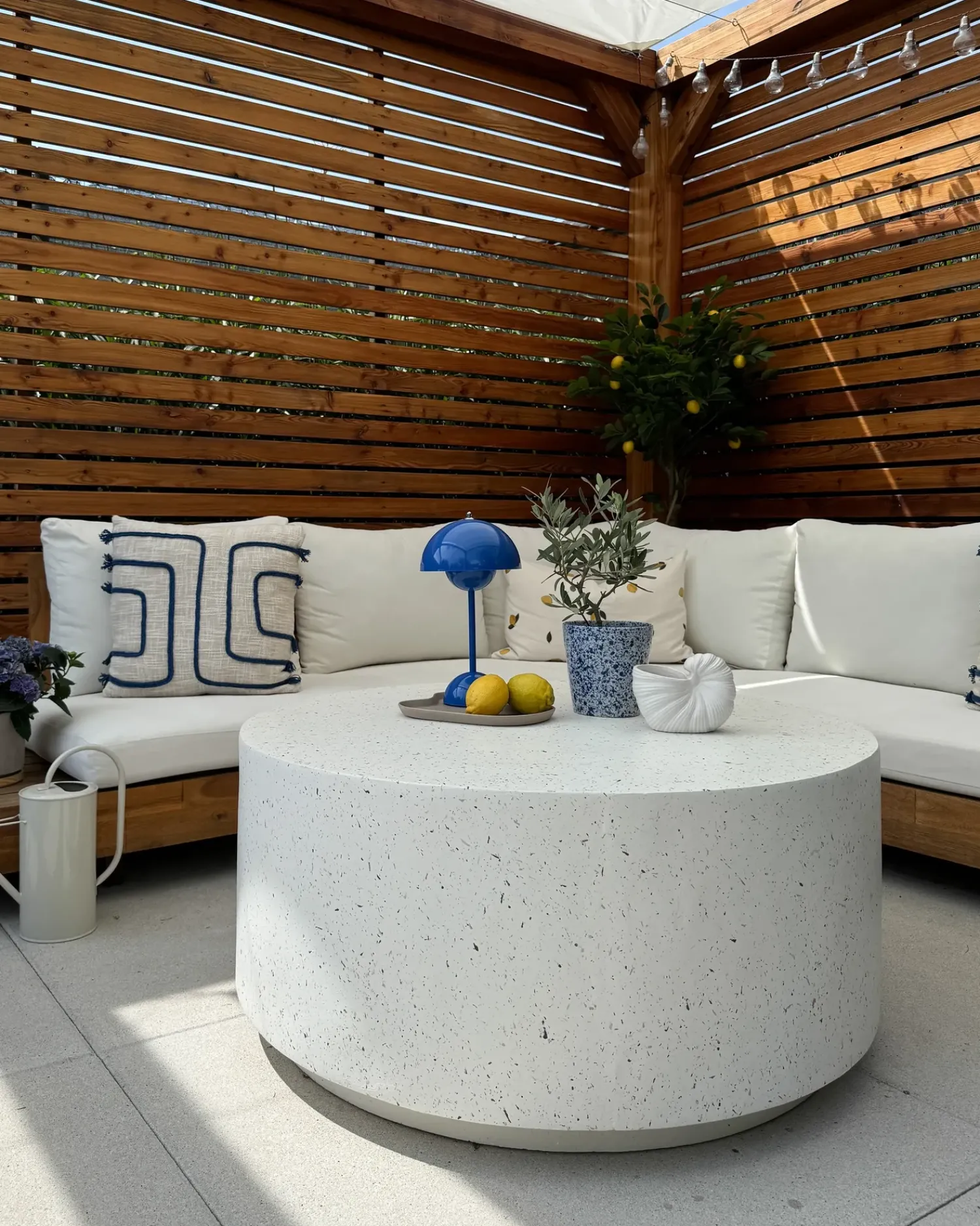Discount Beliani Tavolino da caffè TREZZO 90 cm 90 cm Effetto terrazzo Terrazzo Bianco