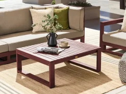 Sale Beliani Tavolino da giardino TIMOR 90 cm 75 cm Legno d'acacia Rosso scuro Marrone