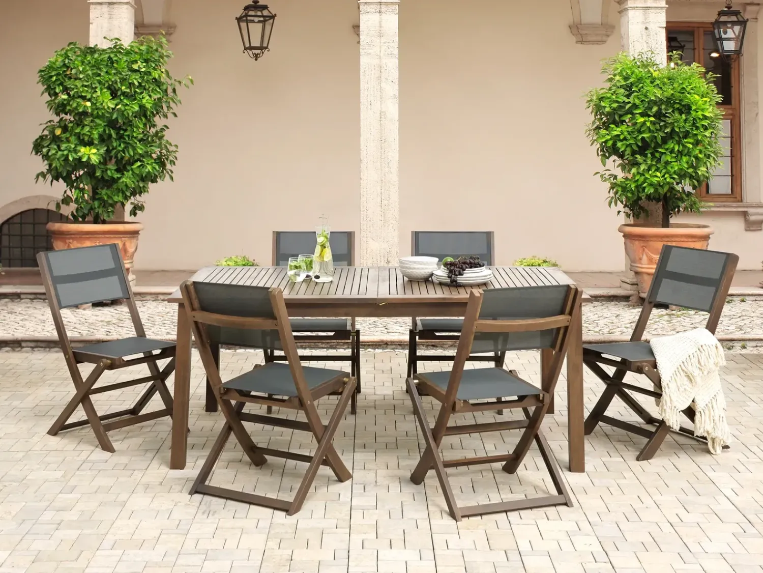 Sale Beliani CESANA 180/240 cm 100 cm Legno d'acacia scuro Marrone