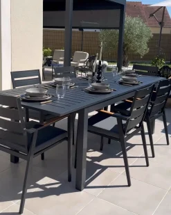 Hot Beliani Tavolo da pranzo allungabile da giardino SKALOMA 180/240 cm 90 cm Metallo scuro Grigio