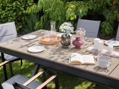 Beliani Tavolo da pranzo allungabile da giardino FANES 184/242 cm 90 cm Metallo Grigio grafite Grigio Marrone