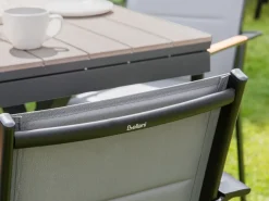 Beliani Tavolo da pranzo allungabile da giardino FANES 184/242 cm 90 cm Metallo Grigio grafite Grigio Marrone