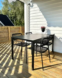 New Beliani Tavolo da pranzo da giardino BARTICA 84 cm Nero