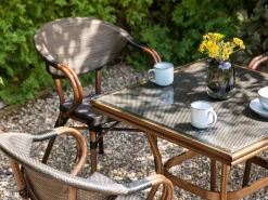 Sale Beliani Tavolo da pranzo da giardino CASPRI II 80 cm 80 cm Vetro Grigio Grigio Marrone