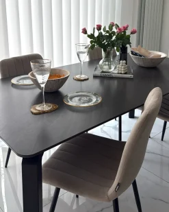 Hot Beliani Tavolo da pranzo da giardino FELETTO 180 cm 90 cm Pietra Marmo Nero