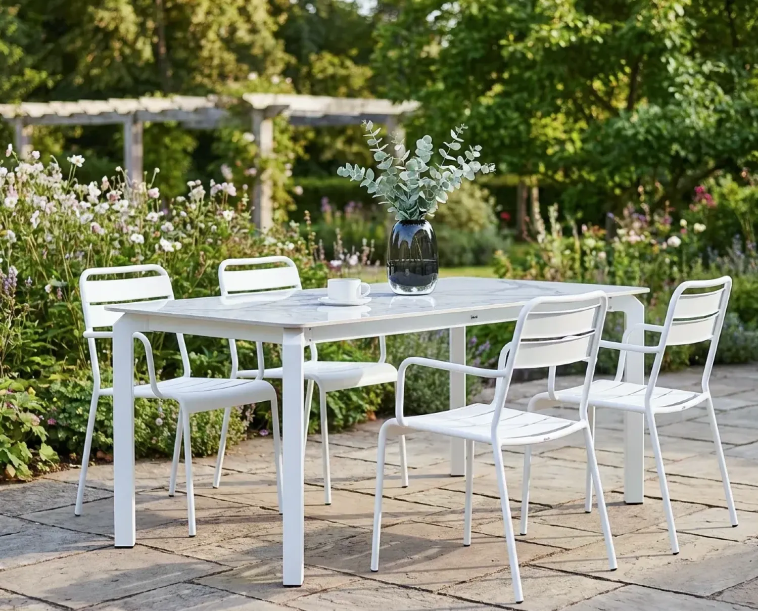 Sale Beliani Tavolo da pranzo da giardino FELETTO 180 cm 90 cm Pietra Marmo Bianco
