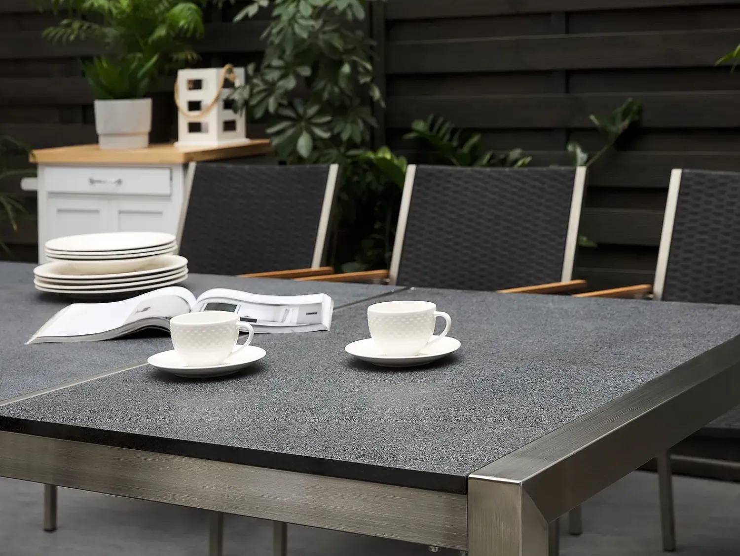 Clearance Beliani Tavolo da pranzo da giardino GROSSETO 100 cm fiammato Granito Grigio grafite Argento Grigio Nero