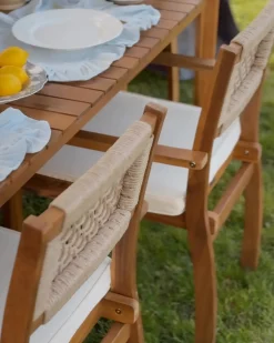 Outlet Beliani Tavolo da pranzo da giardino JACO 180 cm 100 cm Legno d'acacia chiaro Marrone