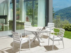 Clearance Beliani Tavolo da pranzo da giardino MALETTO 120 cm 120 cm Vetro Tortora Bianco Beige Grigio