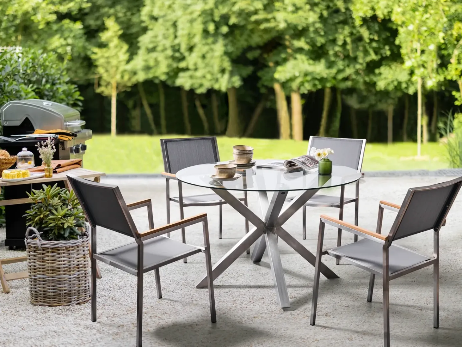 Online Beliani Tavolo da pranzo da giardino MALETTO 120 cm 120 cm Vetro Argento Trasparente Argento