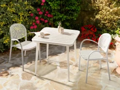 Outlet Beliani Tavolo da pranzo da giardino NATURNO 80 cm 80 cm Metallo chiaro Beige