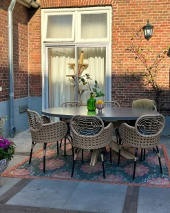 Beliani Tavolo da pranzo da giardino ORISTANO 190 cm 100 cm Cemento Grigio Marrone Grigio