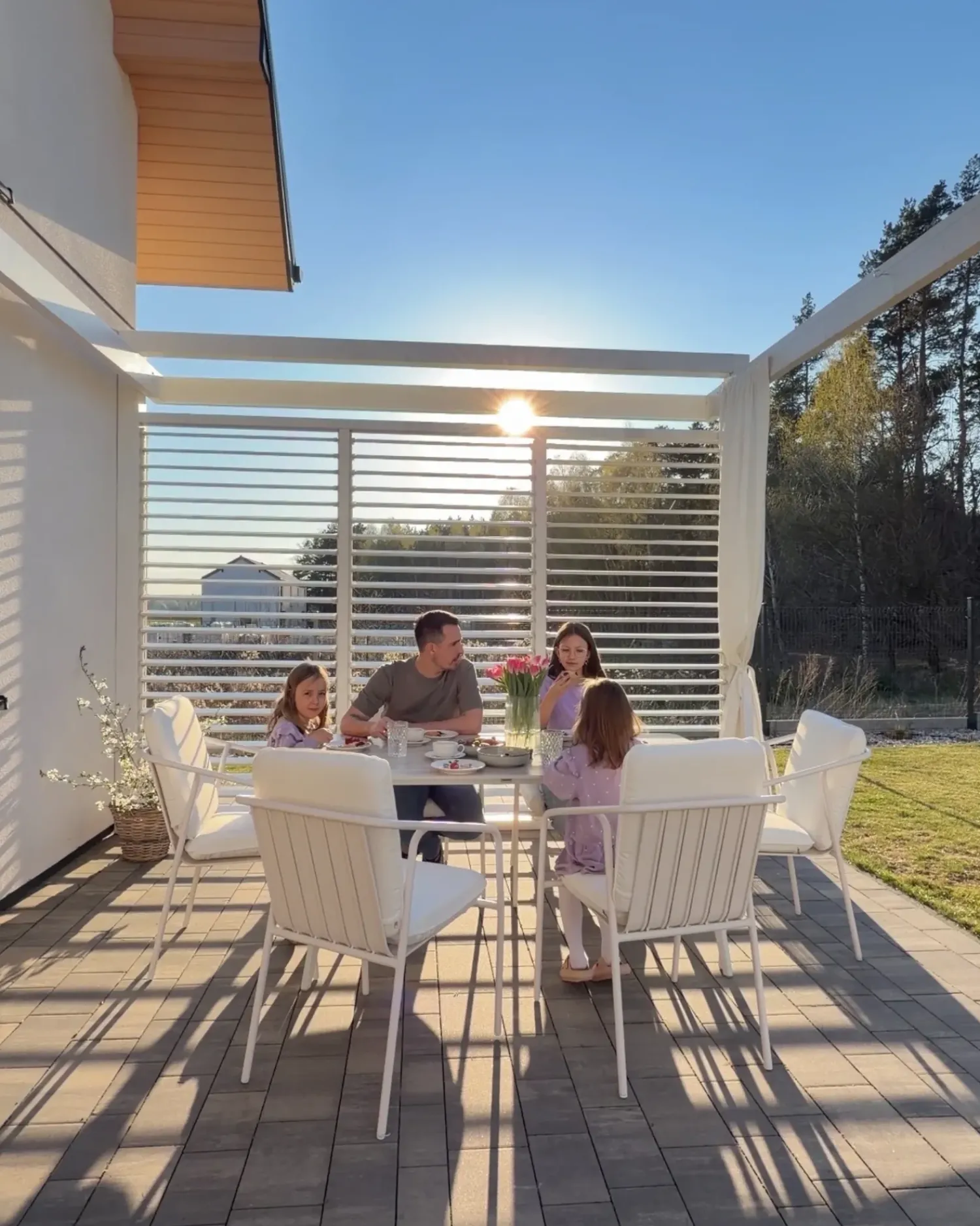 Best Beliani Tavolo da pranzo da giardino RODALLO 160 cm 90 cm Pietra Effetto travertino Bianco Beige