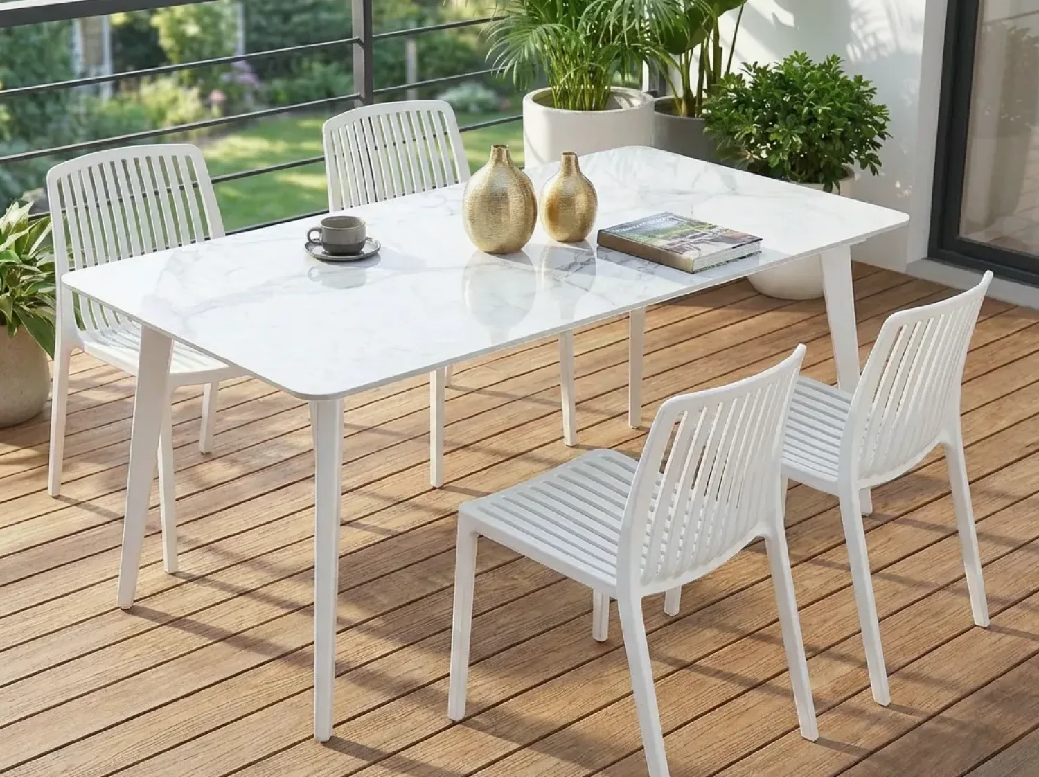 Outlet Beliani Tavolo da pranzo da giardino RODALLO 160 cm 90 cm Pietra Marmo Bianco