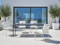 Clearance Beliani Tavolo da pranzo da giardino SOVARETO 180 cm 90 cm Effetto marmo Marmo nero Grigio Nero