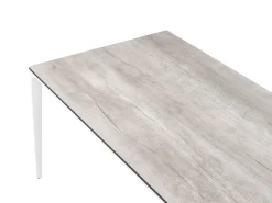 Beliani Tavolo da pranzo da giardino SOVARETO 180 cm 90 cm Simil legno Grigio chiaro Bianco Grigio