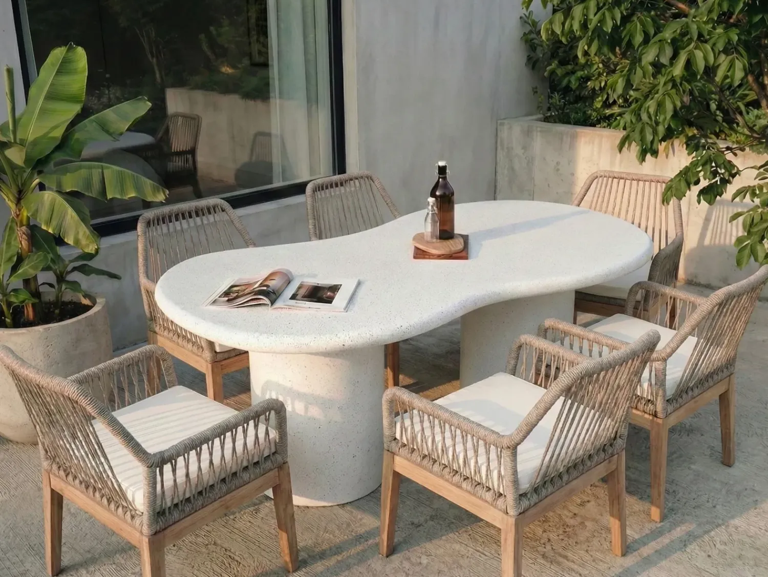 Clearance Beliani Tavolo da pranzo da giardino SIRMIONE 200 cm 110 cm Effetto terrazzo Terrazzo Bianco