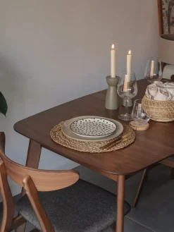 Discount Beliani Tavolo da pranzo estensibile MADOX Noce scuro 90 cm Marrone