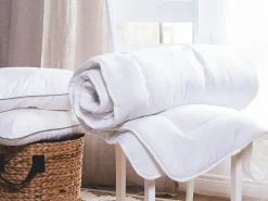 Hot Beliani Trapunta Poliestere Extra caldo LEMBERG Bianco