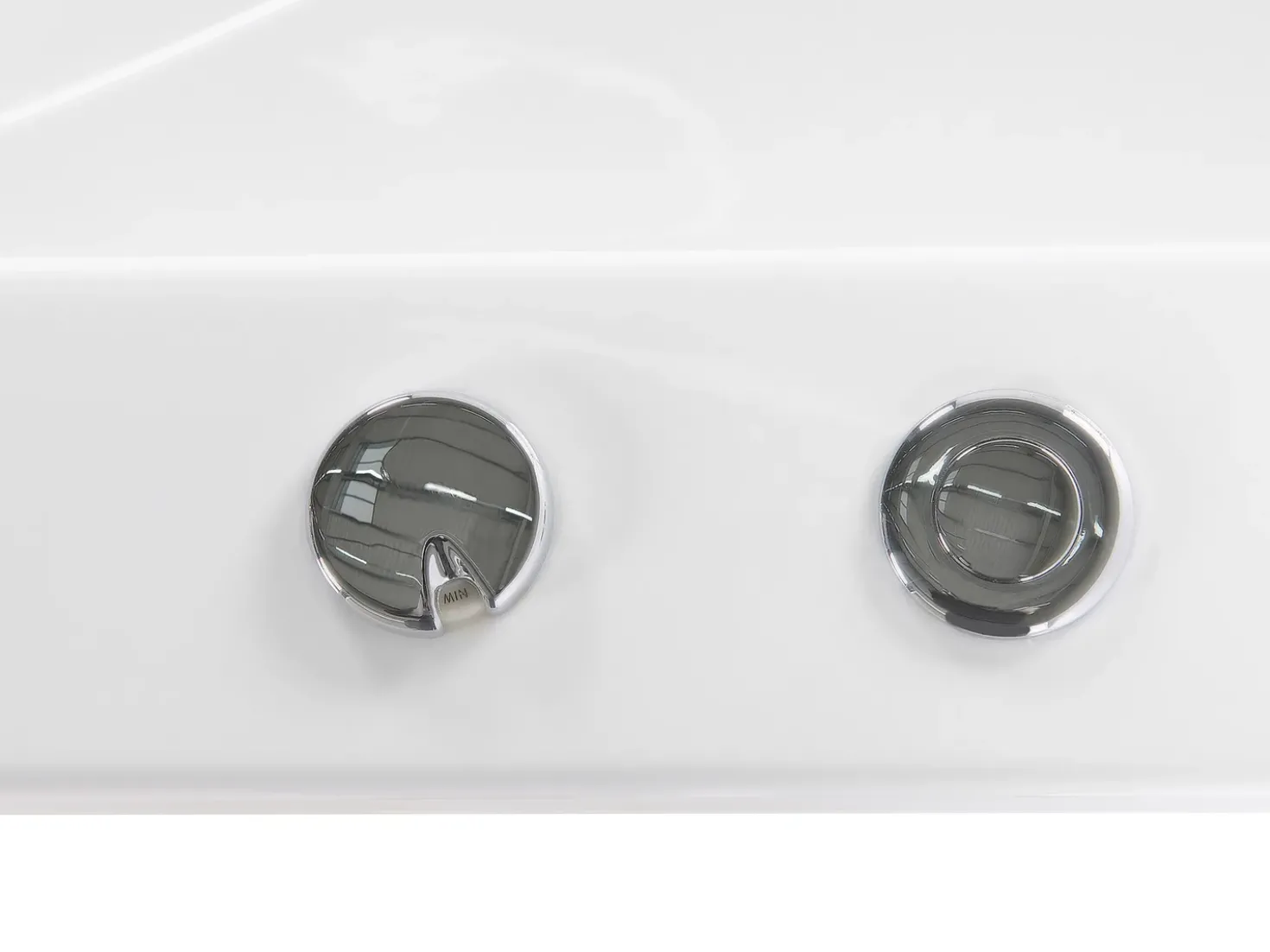 Vasca idromassaggio angolare con LED CACERES 211 x 150 cm Bianco