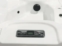 Clearance Beliani Vasca idromassaggio da esterno con LED LASTARRIA Bianco Bianco Argento Grigio