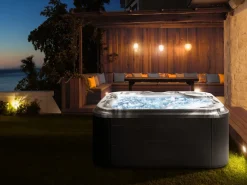 Beliani Vasca idromassaggio da esterno con LED TULAROSA Grigio grafite Argento Grigio Nero