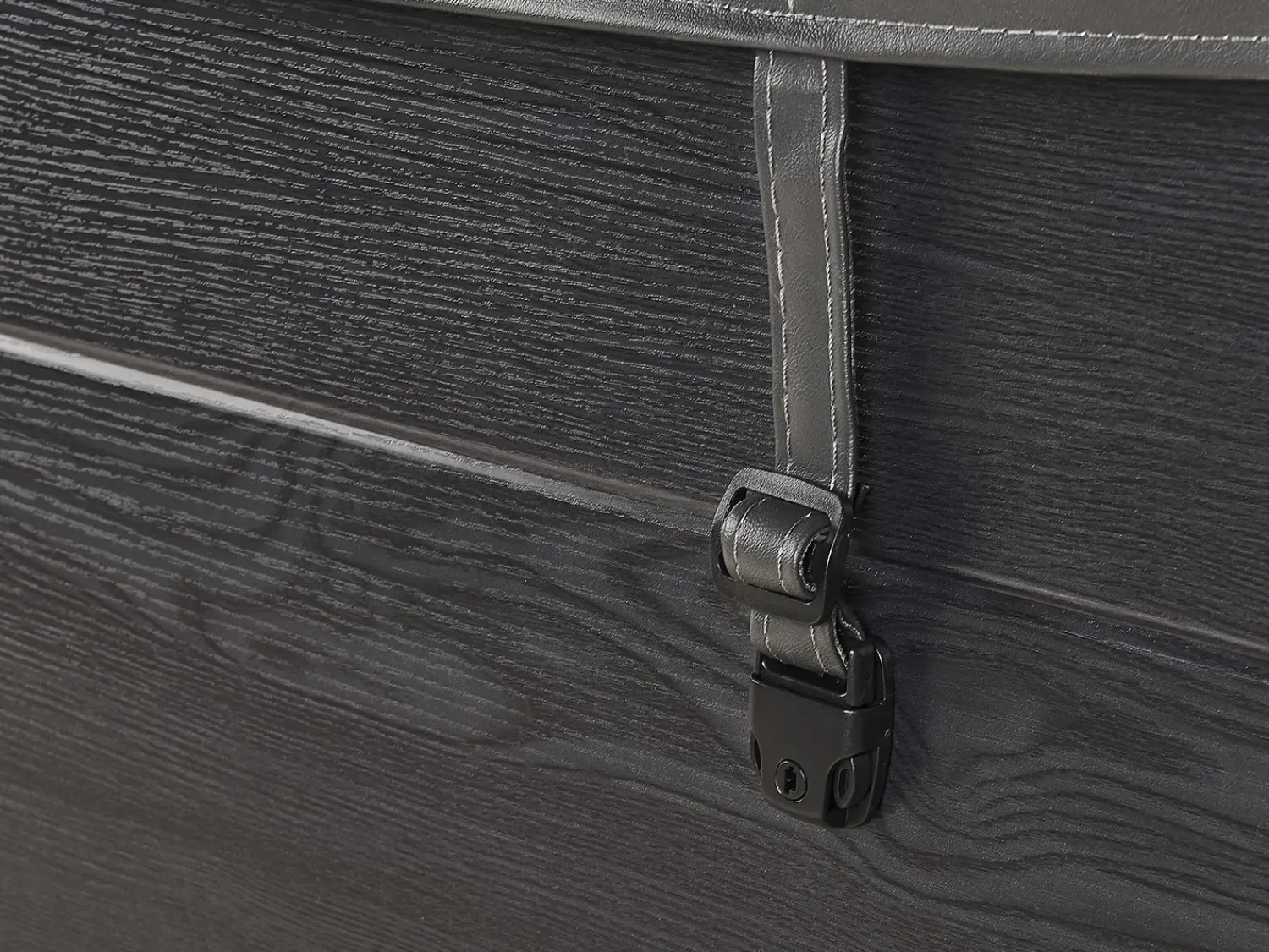 Beliani Vasca idromassaggio da esterno con LED TULAROSA Grigio grafite Argento Grigio Nero