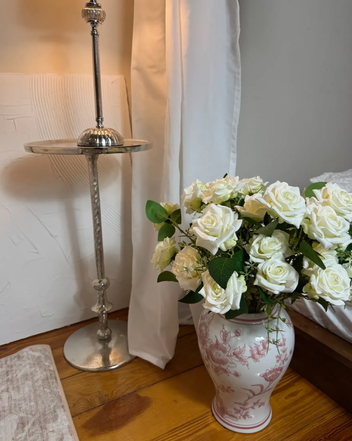 Beliani Vaso con coperchio SEWILLA Porcellana 38 cm Rosso/Bianco Bianco Rosso