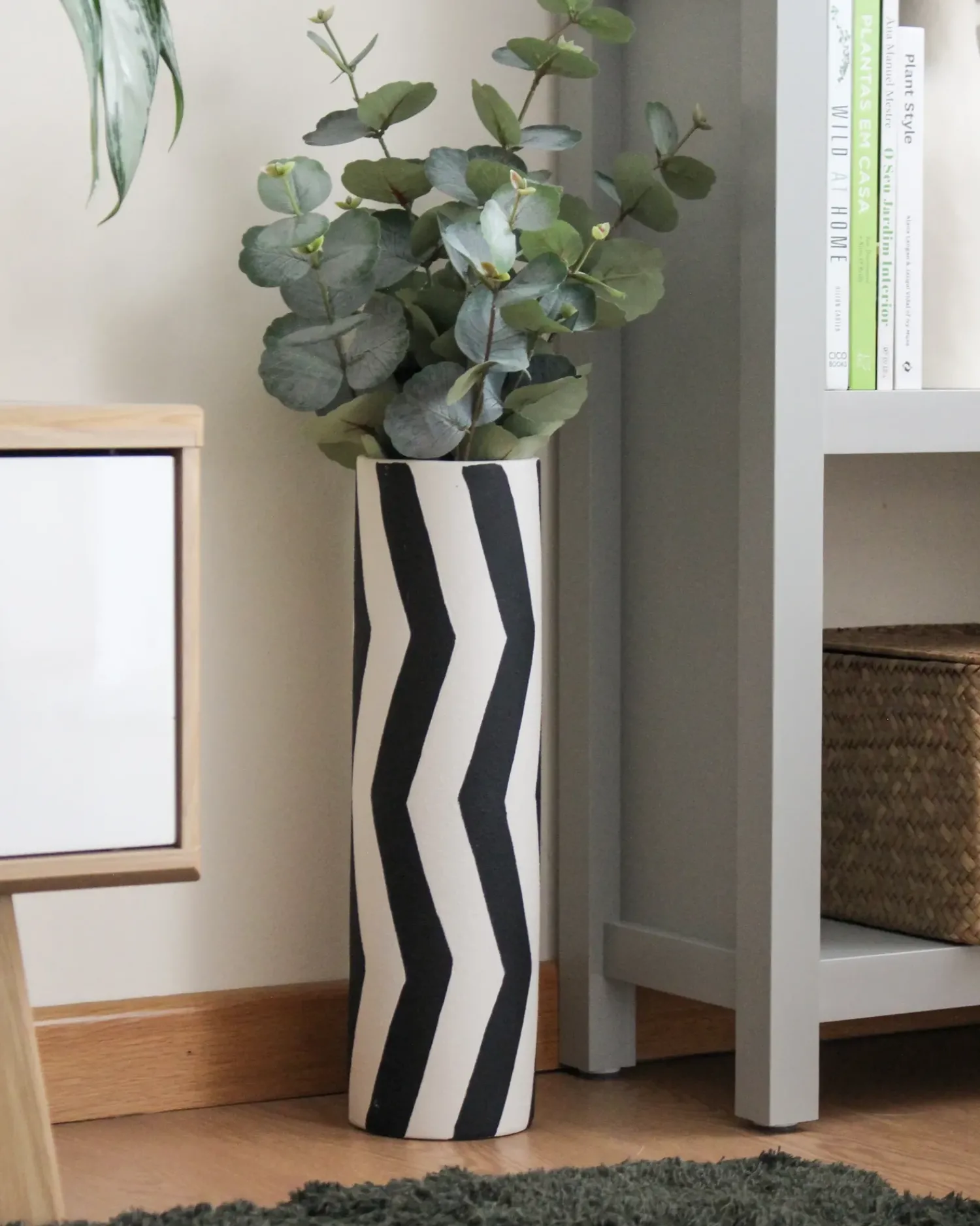 Sale Beliani Vaso da fiori GOBY Gres porcellanato 40 cm Bianco Bianco Nero