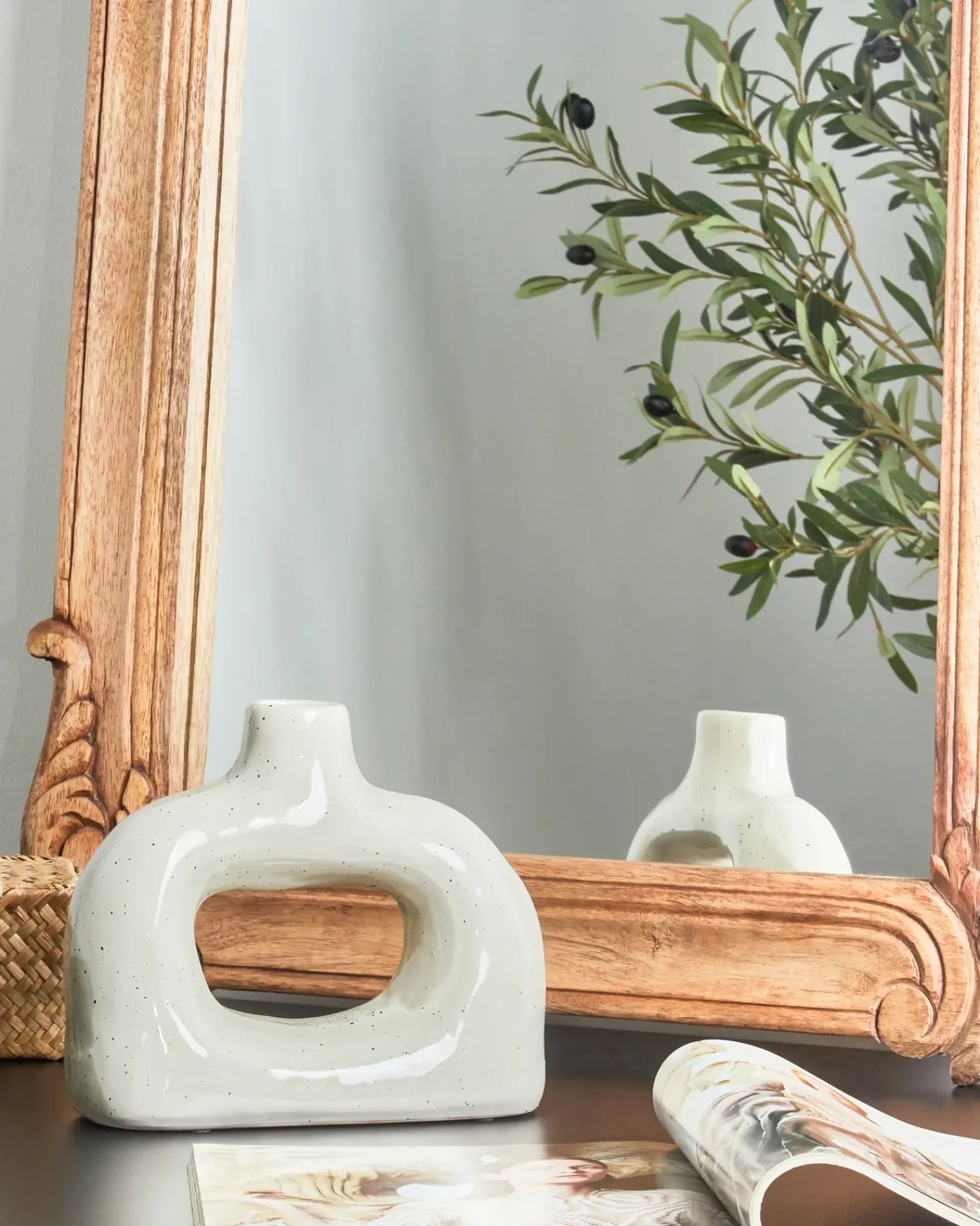 Outlet Beliani Vaso da fiori MOONEYE Gres porcellanato 19 cm sporco Bianco
