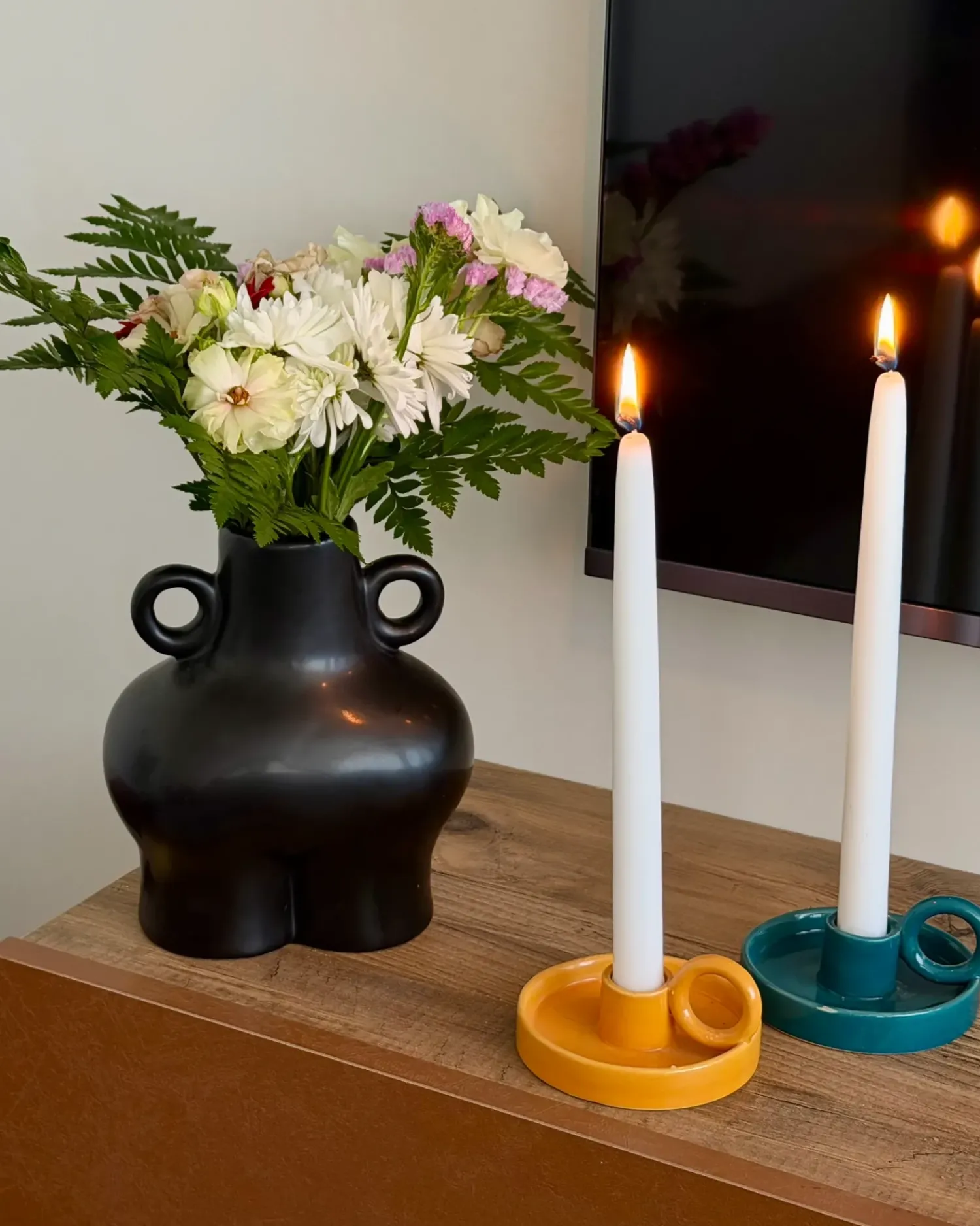 New Beliani Vaso da fiori NAFPLIO Ceramica 20 cm Nero