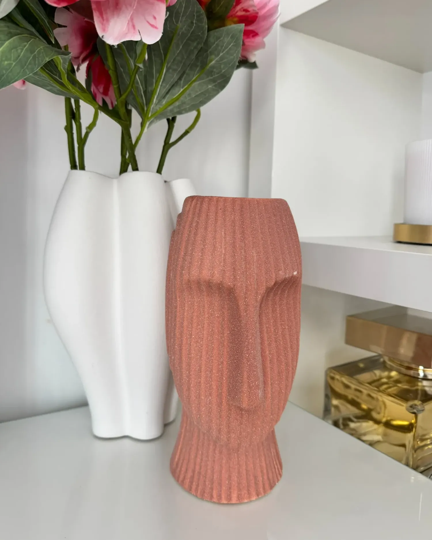 Beliani Vaso da fiori PALLINI Gres porcellanato 24 cm pesca Rosa