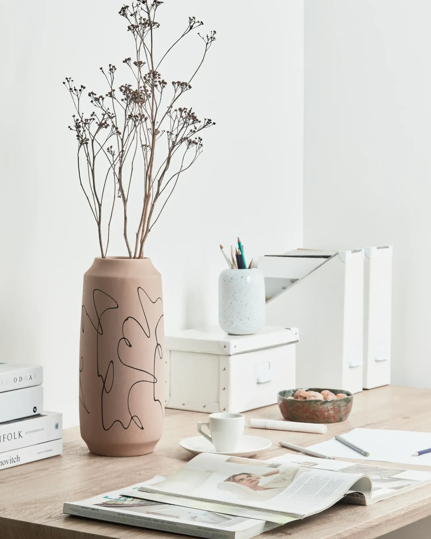 New Beliani Vaso da fiori SUNFISH Gres porcellanato 33 cm Beige sabbia Beige Nero