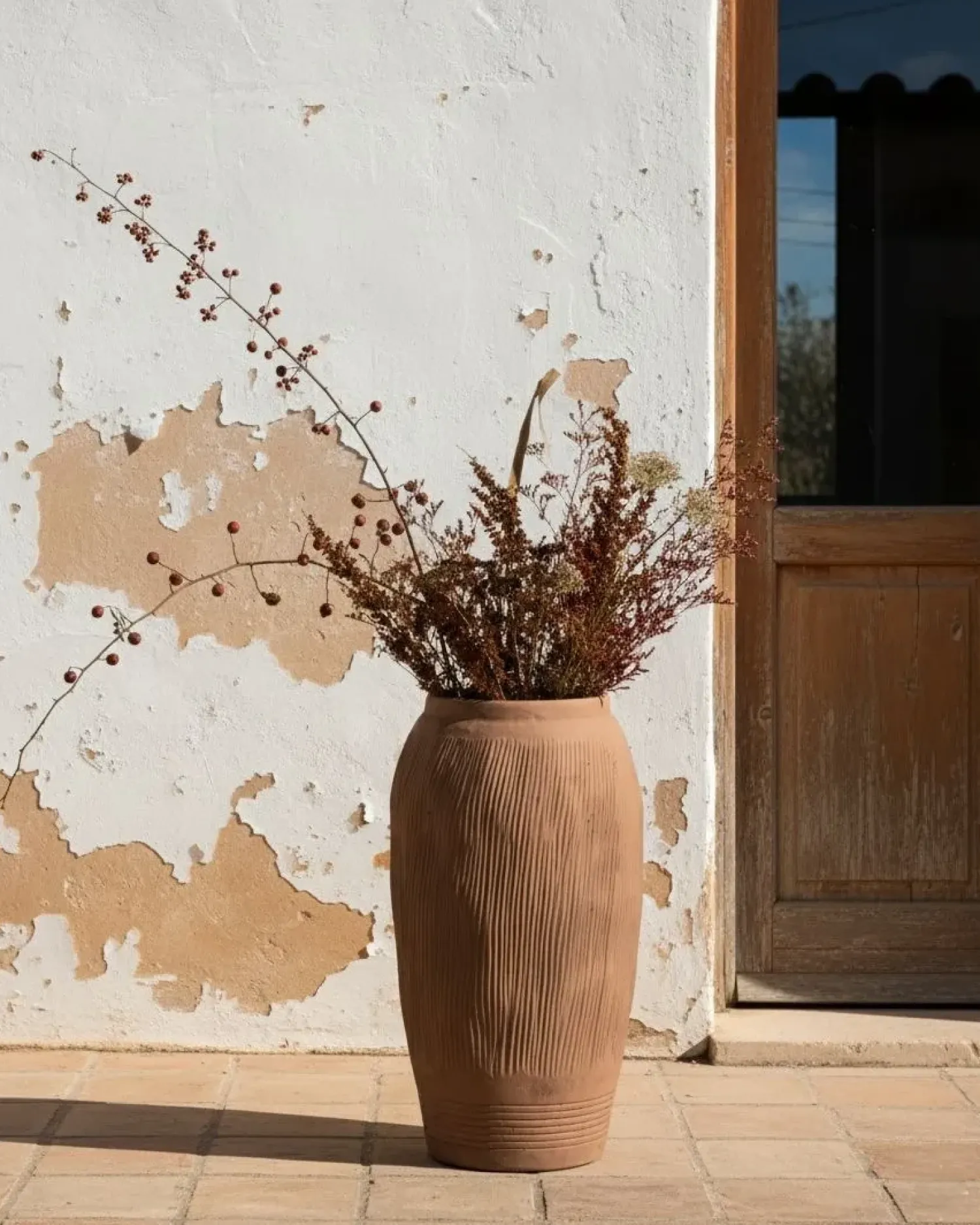 Outlet Beliani Vaso da fiori TRIKALA 50 cm chiaro Marrone