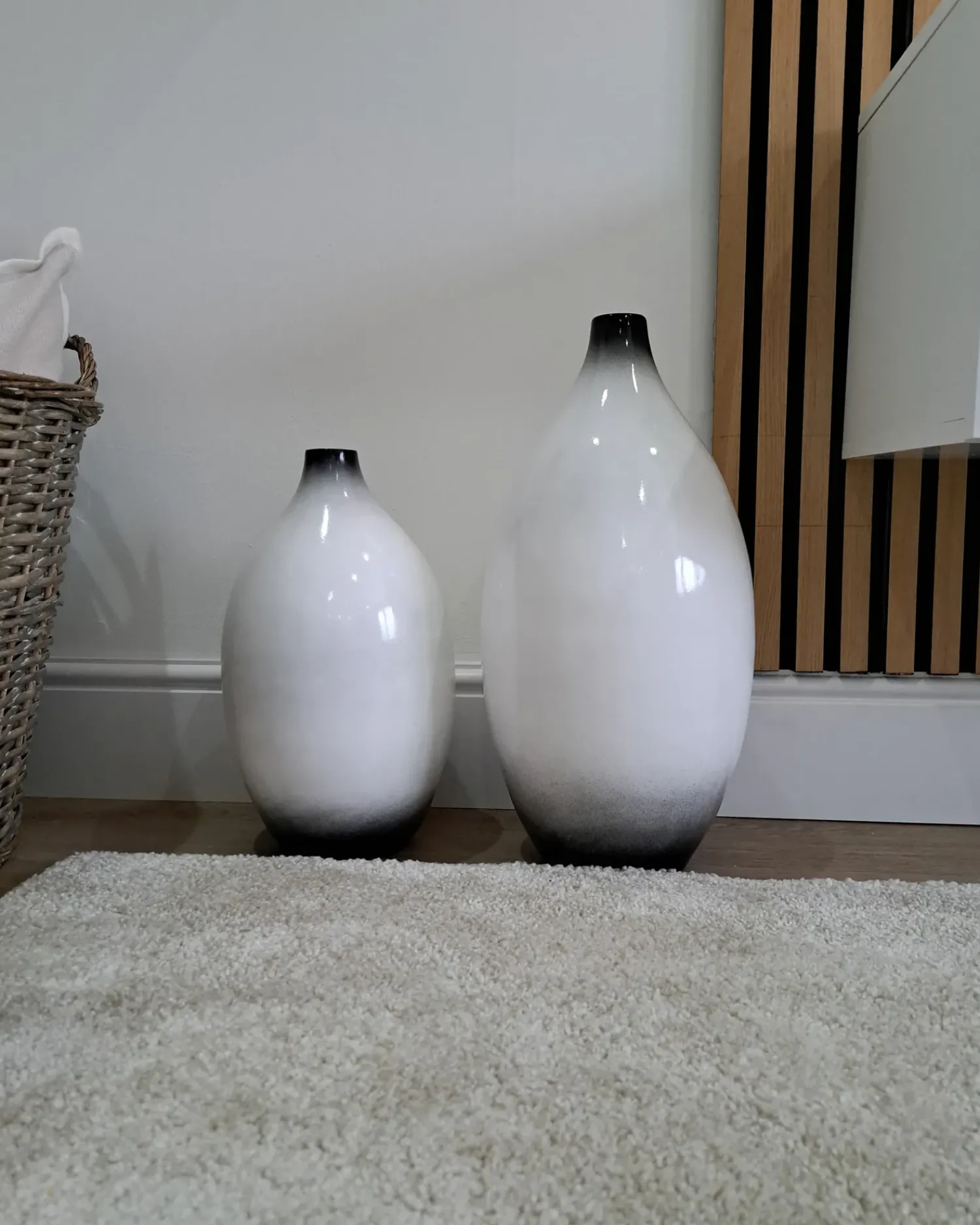 Sale Beliani Vaso decorativo BAEZA Ceramica Bianco Bianco Nero