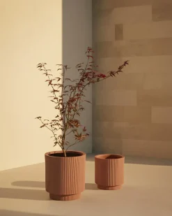 Beliani Vaso per piante DARIA Marrone