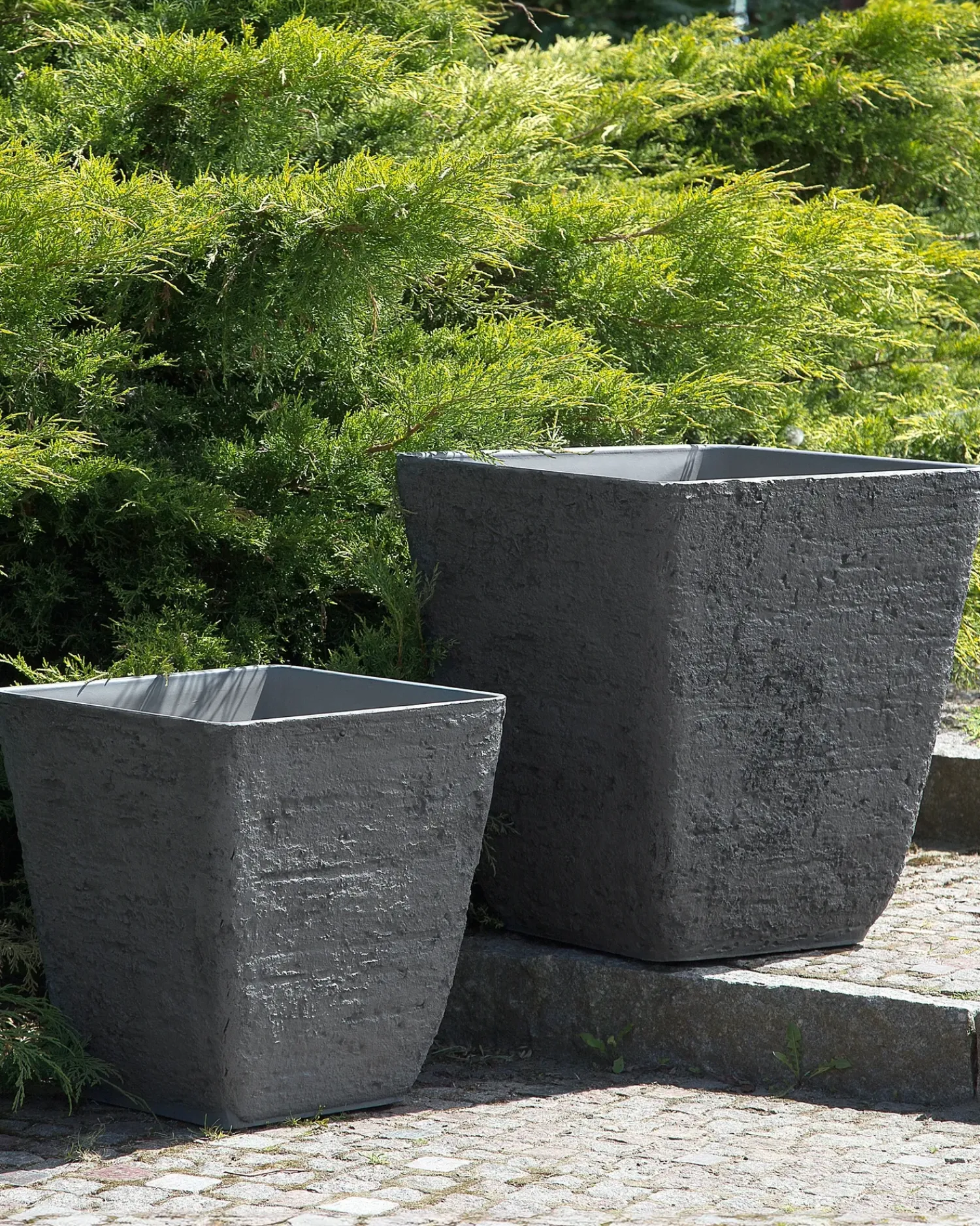 Beliani Vaso per piante DELOS 39 cm Grigio