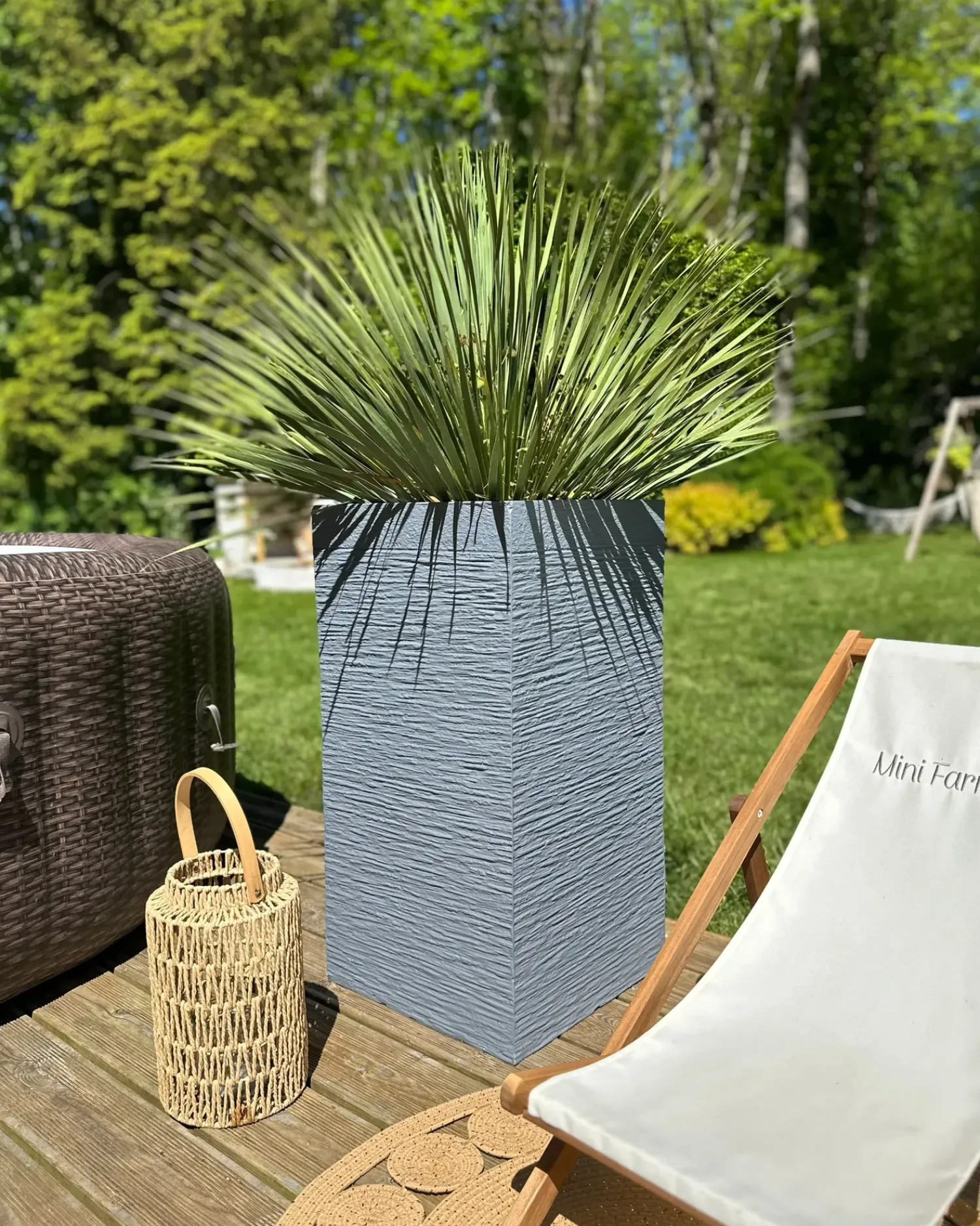 Discount Beliani Vaso per piante DION 40 cm Grigio