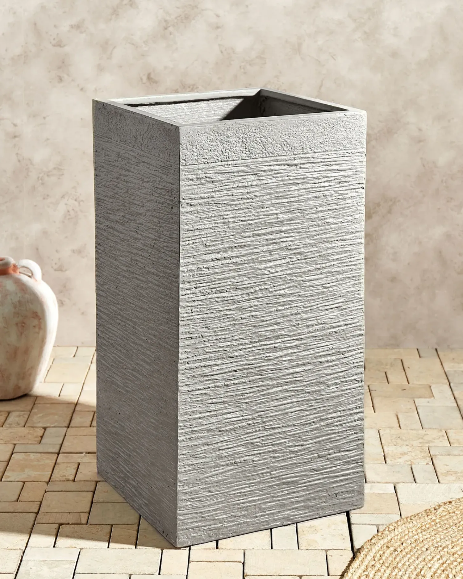 Discount Beliani Vaso per piante DION 40 cm chiaro Grigio