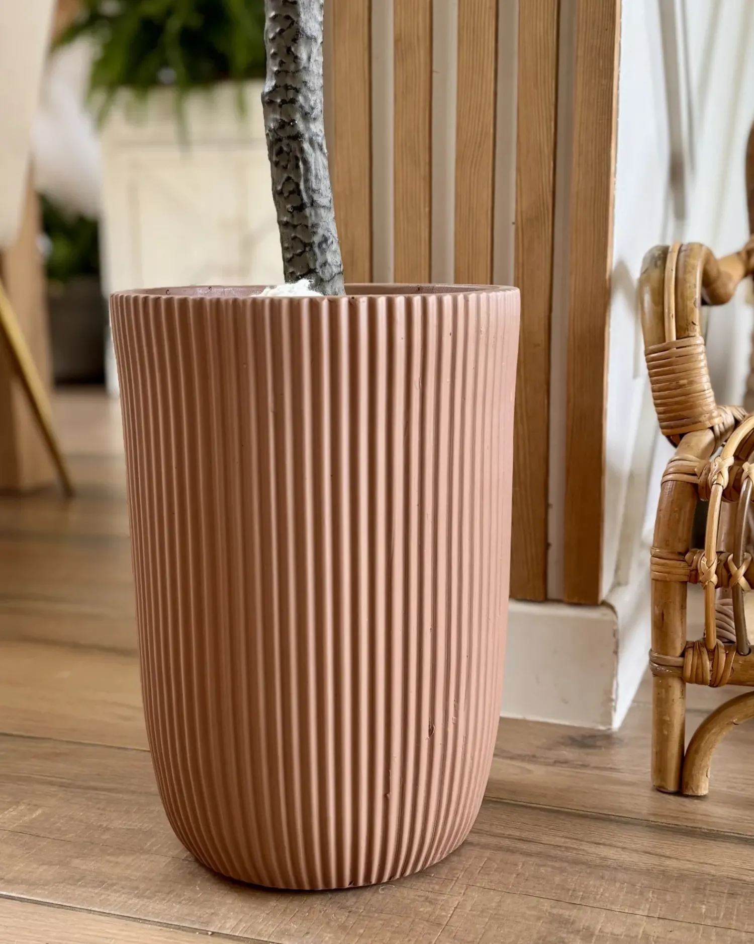 Clearance Beliani Vaso per piante EANTIO 25 cm Marrone
