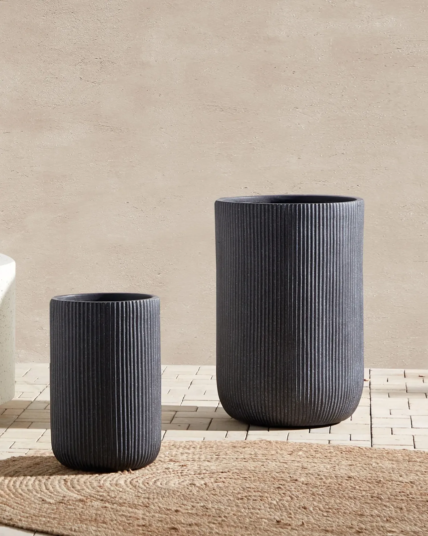 New Beliani Vaso per piante EANTIO 37 cm Nero