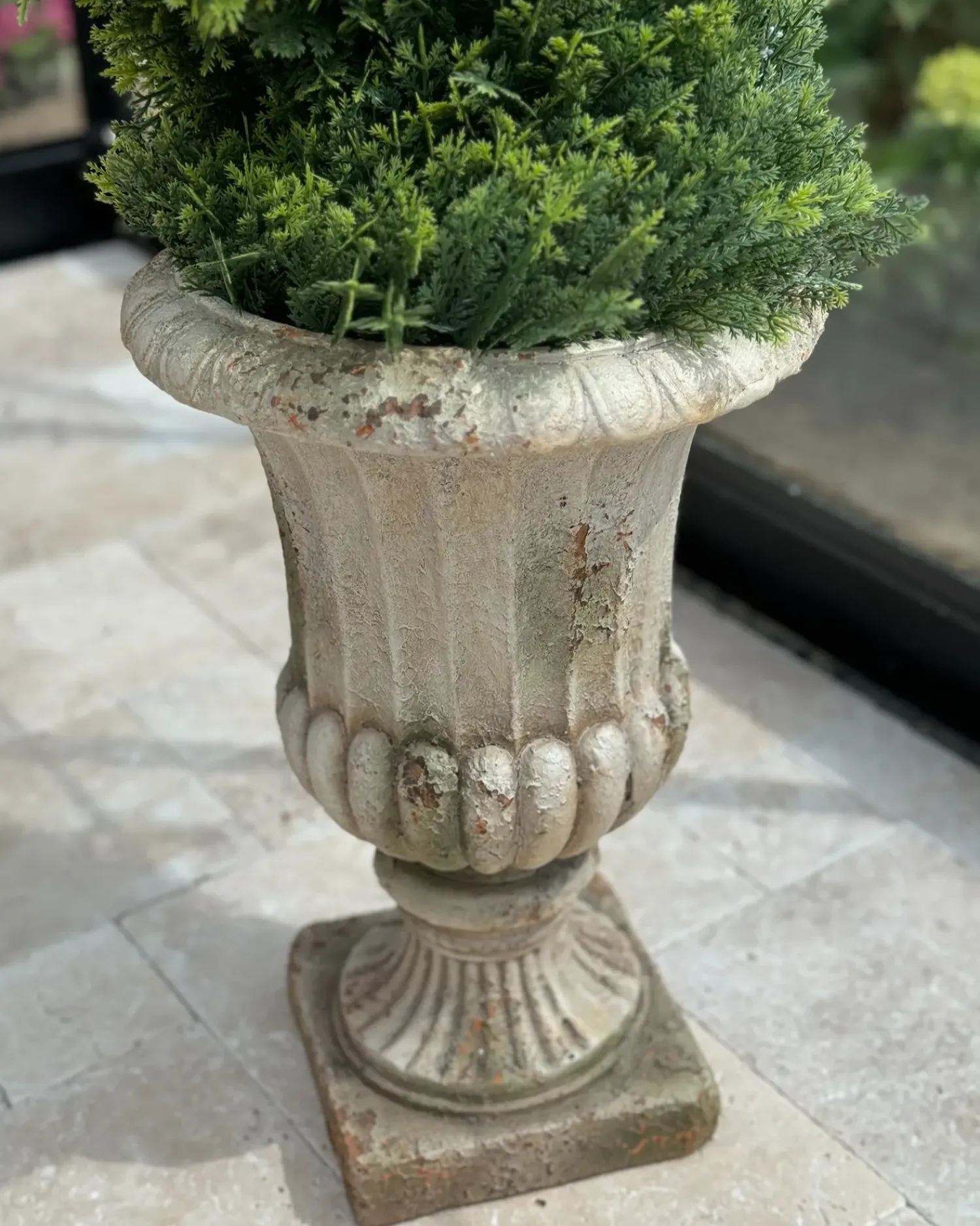 Clearance Beliani Vaso per piante LARISA 28 cm Beige