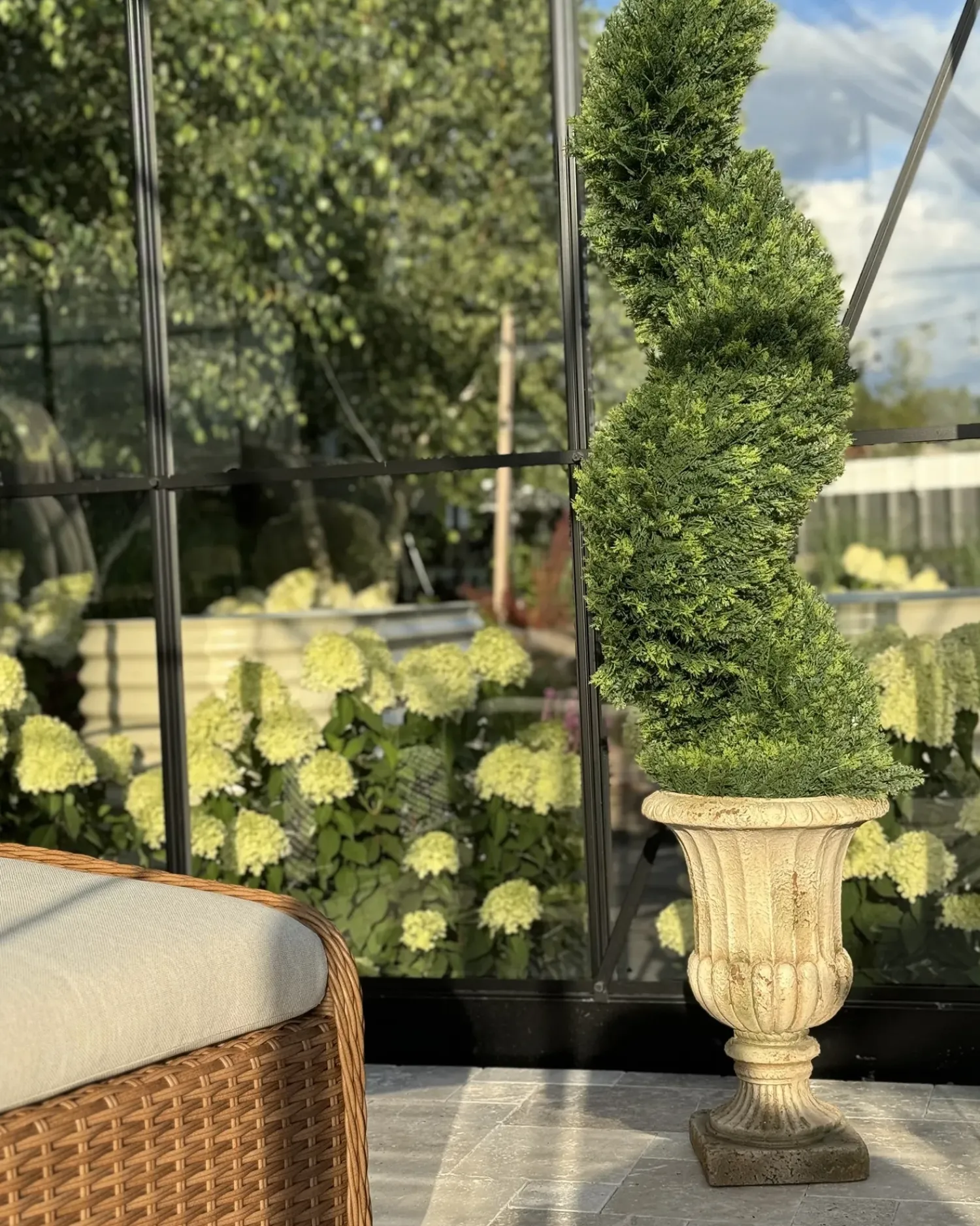 Clearance Beliani Vaso per piante LARISA 28 cm Beige