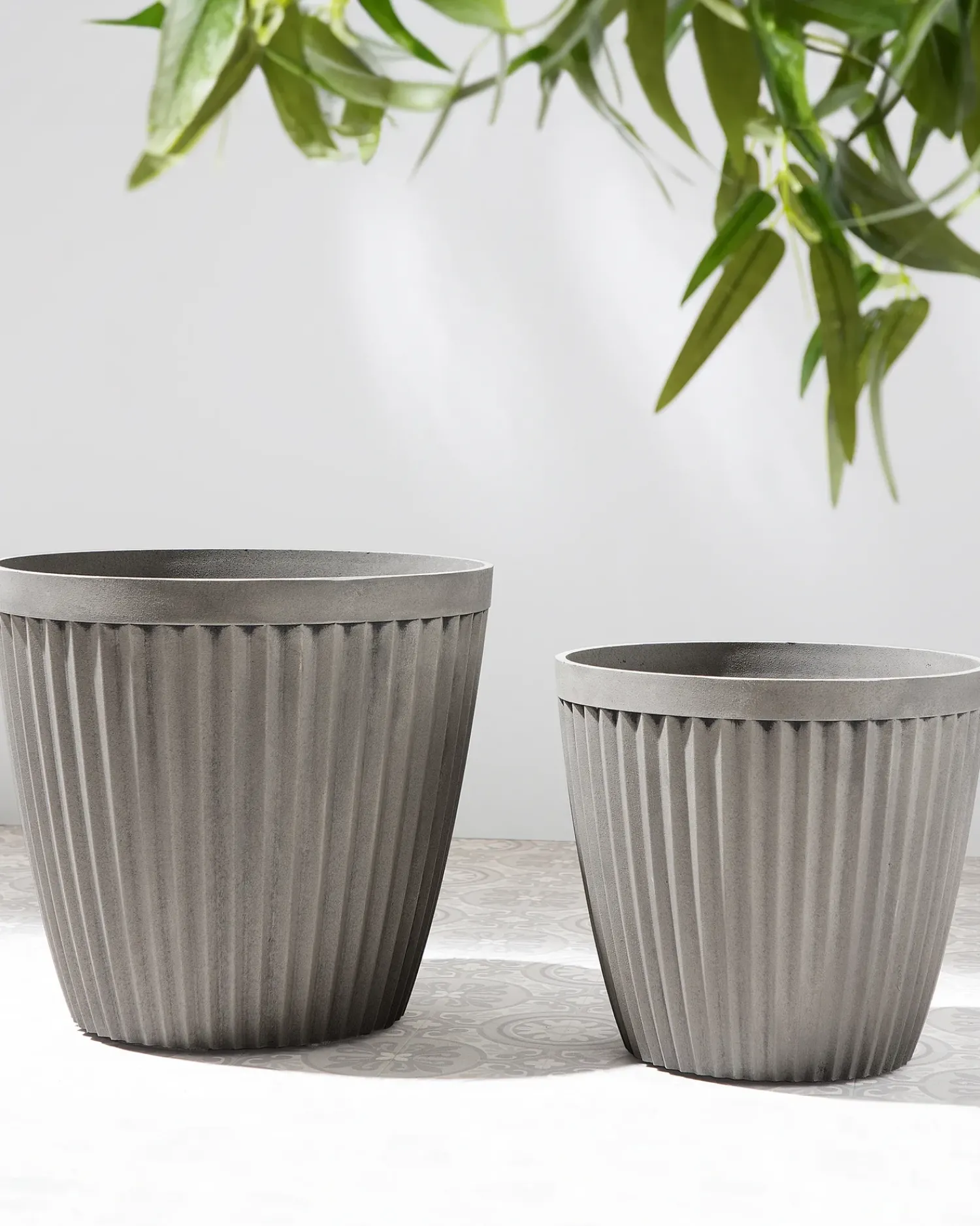 Sale Beliani Vaso per piante POKA 36 cm Tortora Grigio