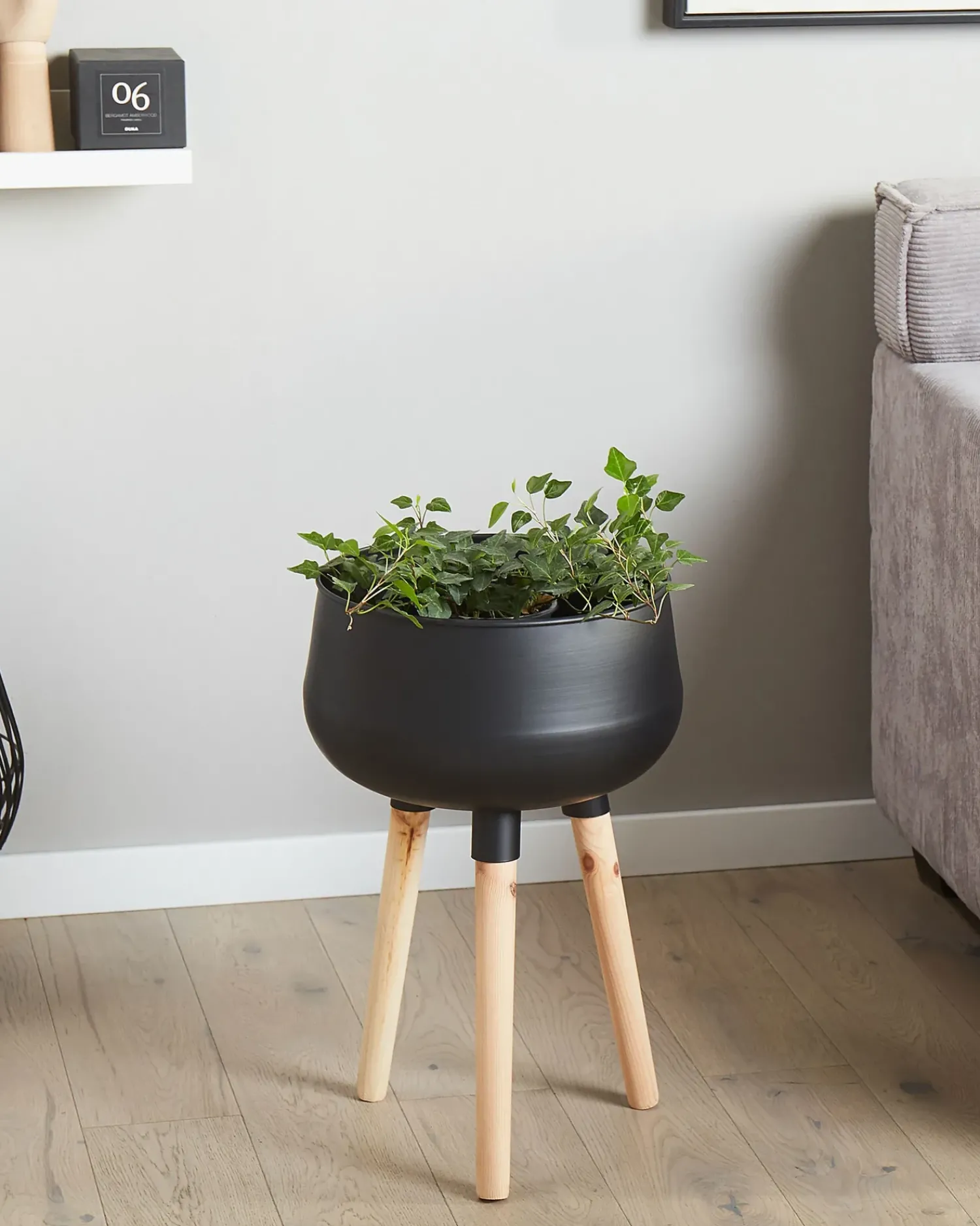 Outlet Beliani Vaso per piante rialzato AGROS Metallo 30 cm Nero Marrone Nero